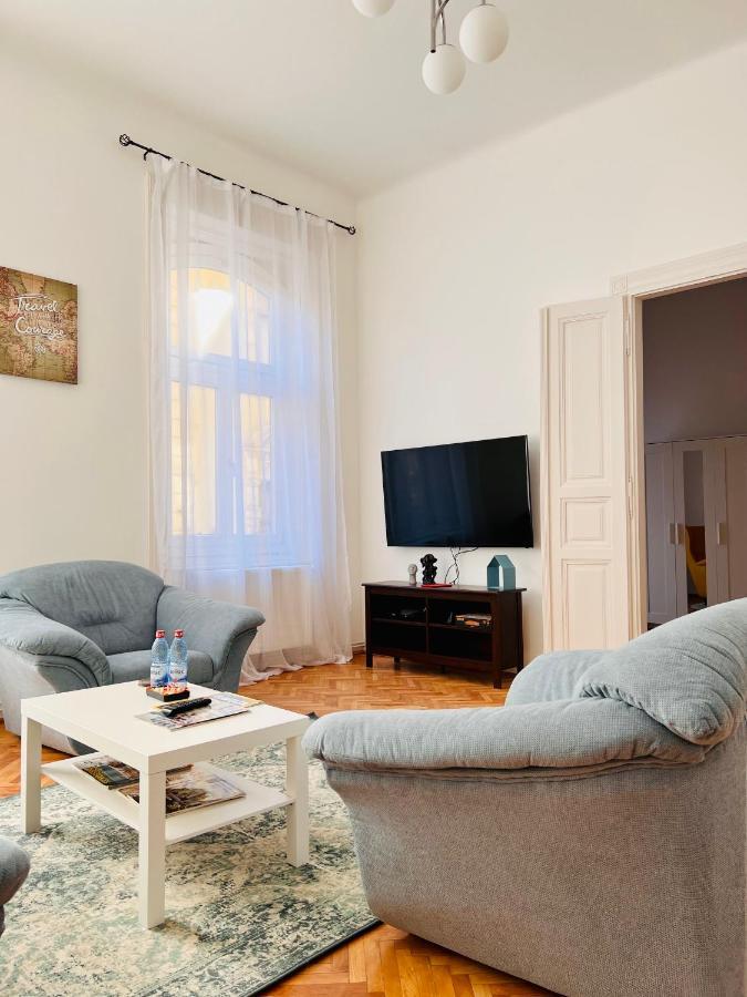 Apartment Friends Central Oradea Exterior foto